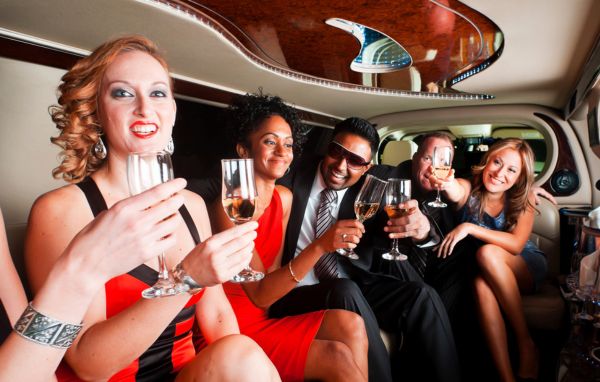 Choosing the Perfect Birthday Party Limousine